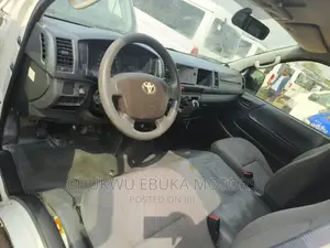 Toyota HiAce 2014 White