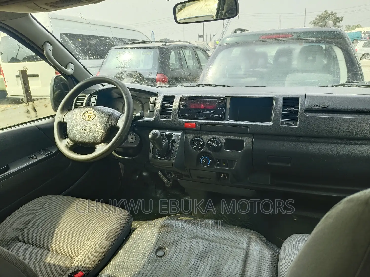 Toyota HiAce 2014 White