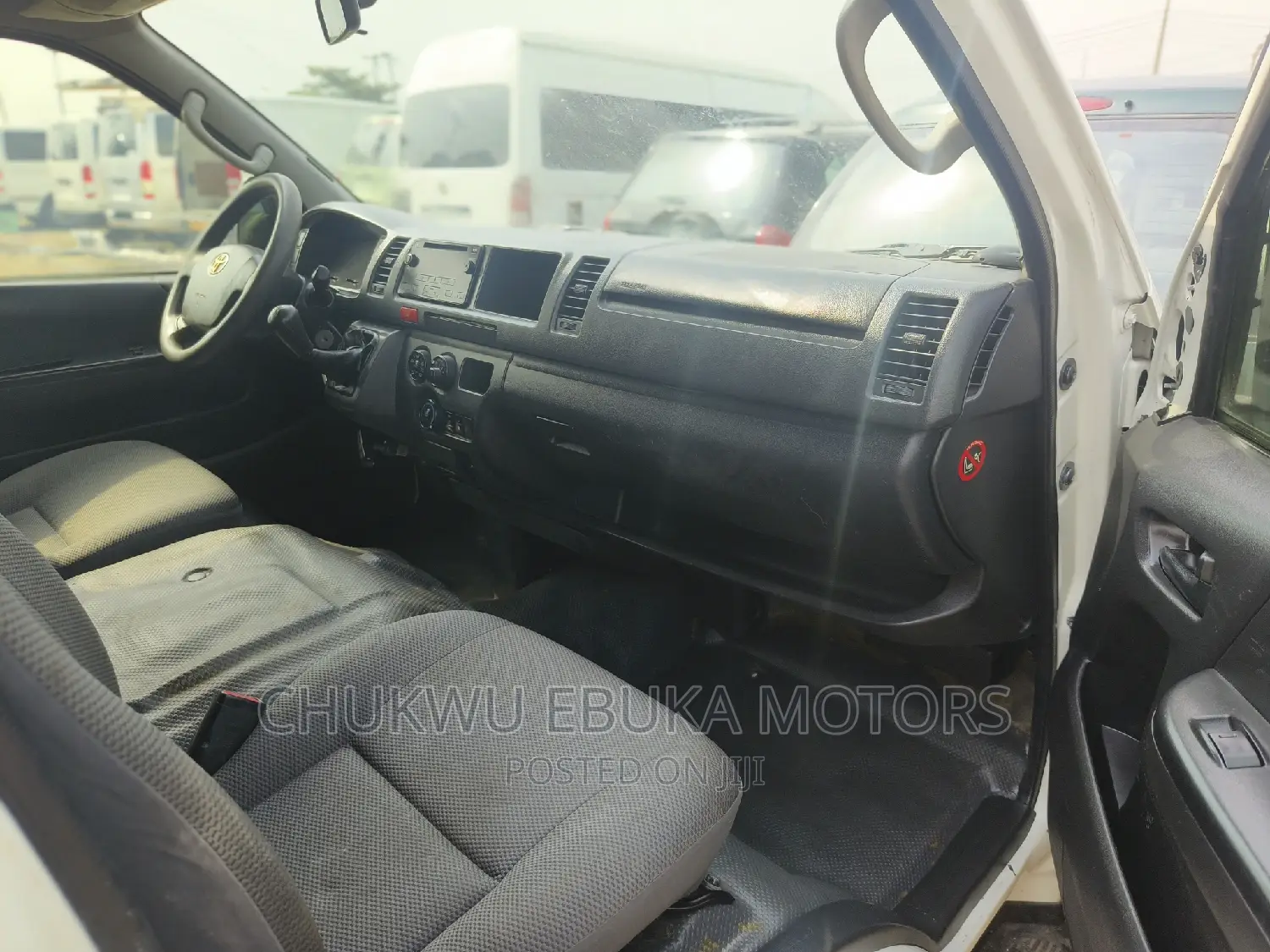 Toyota HiAce 2014 White