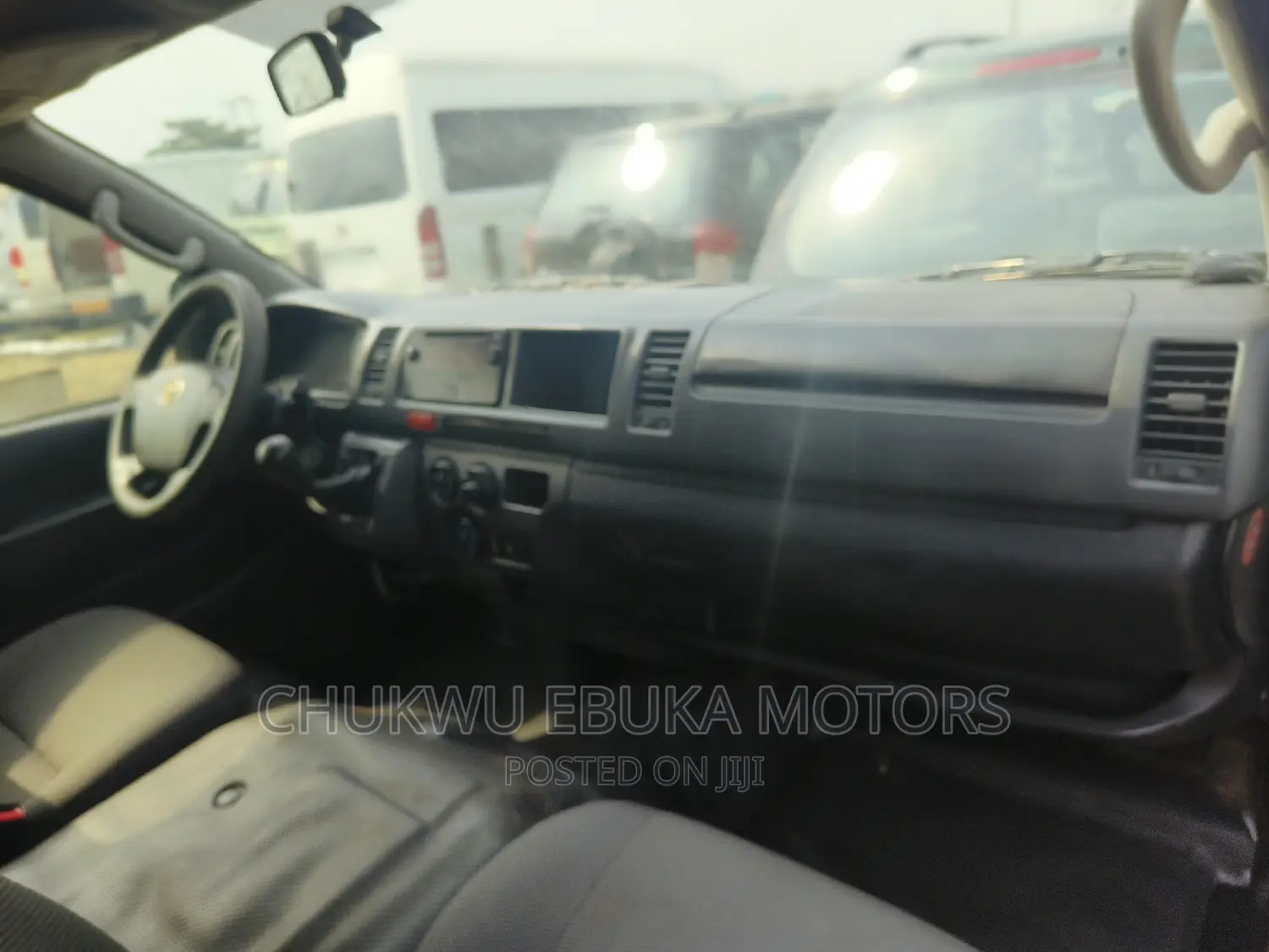 Toyota HiAce 2014 White