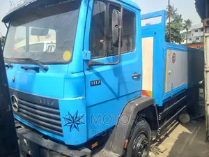 Mercedes Truck Pickup 1117 Blue
