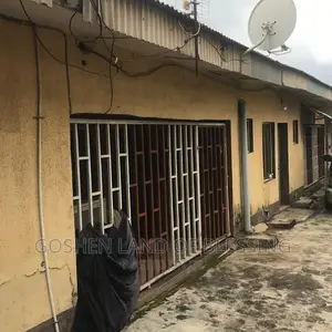 3bdrm Bungalow in Fatade Area Baruwa, Alimosho for sale