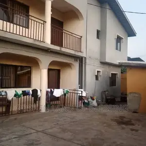 3bdrm Block of Flats in Oluwaga Ipaja, Alimosho for sale