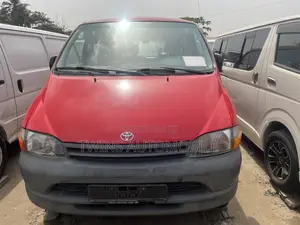 Toyota HiAce 2006 Red