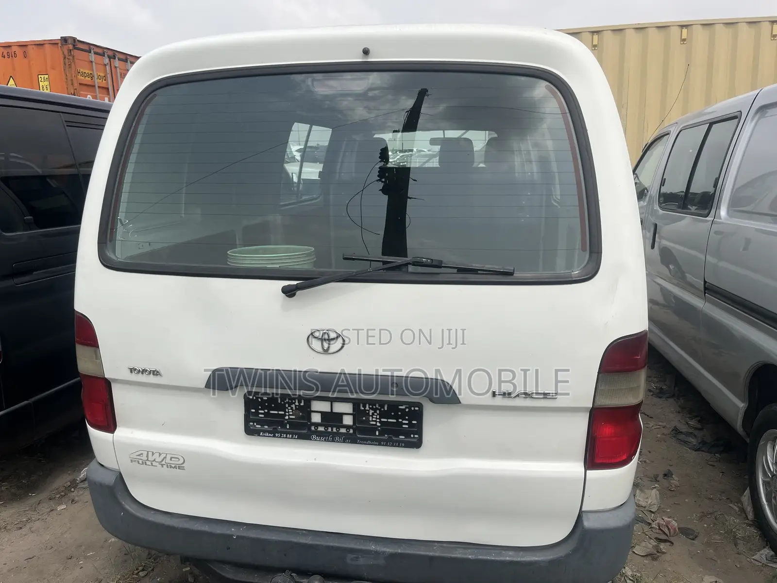 Toyota HiAce 2005 White