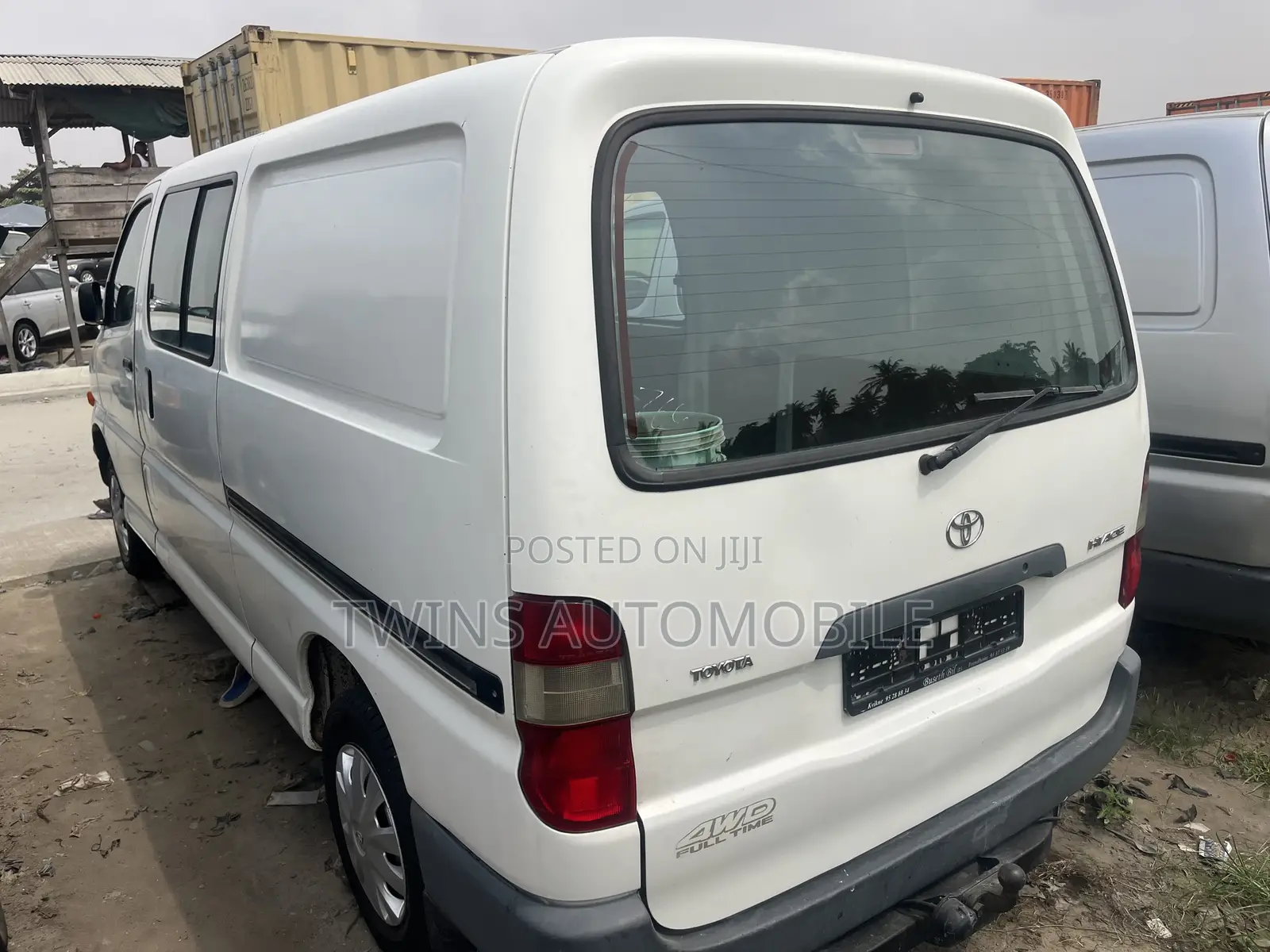 Toyota HiAce 2005 White