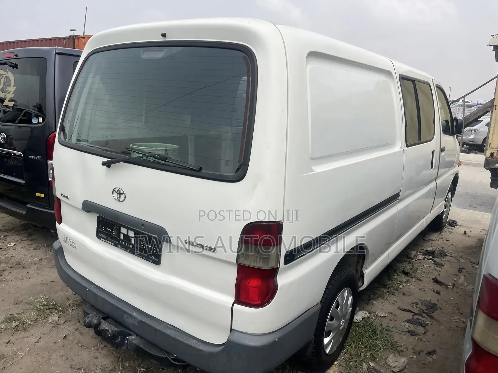 Toyota HiAce 2005 White