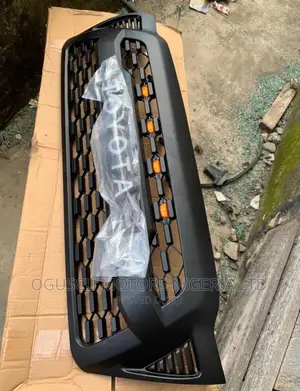 Front Grille Tacoma 2005 With Toyota