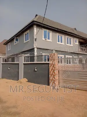 3bdrm Block of Flats in Ilero Housing Estate, Akala Express for rent