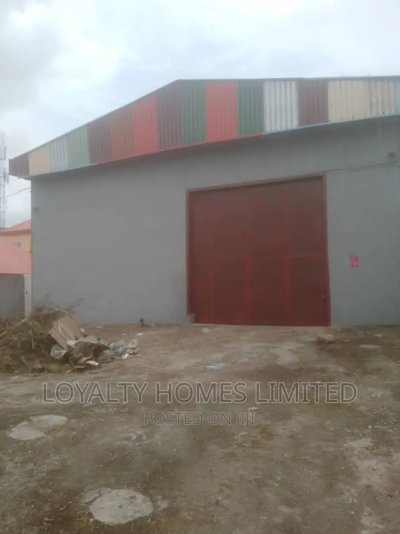 Warehouse Measuring About 1,000sqm