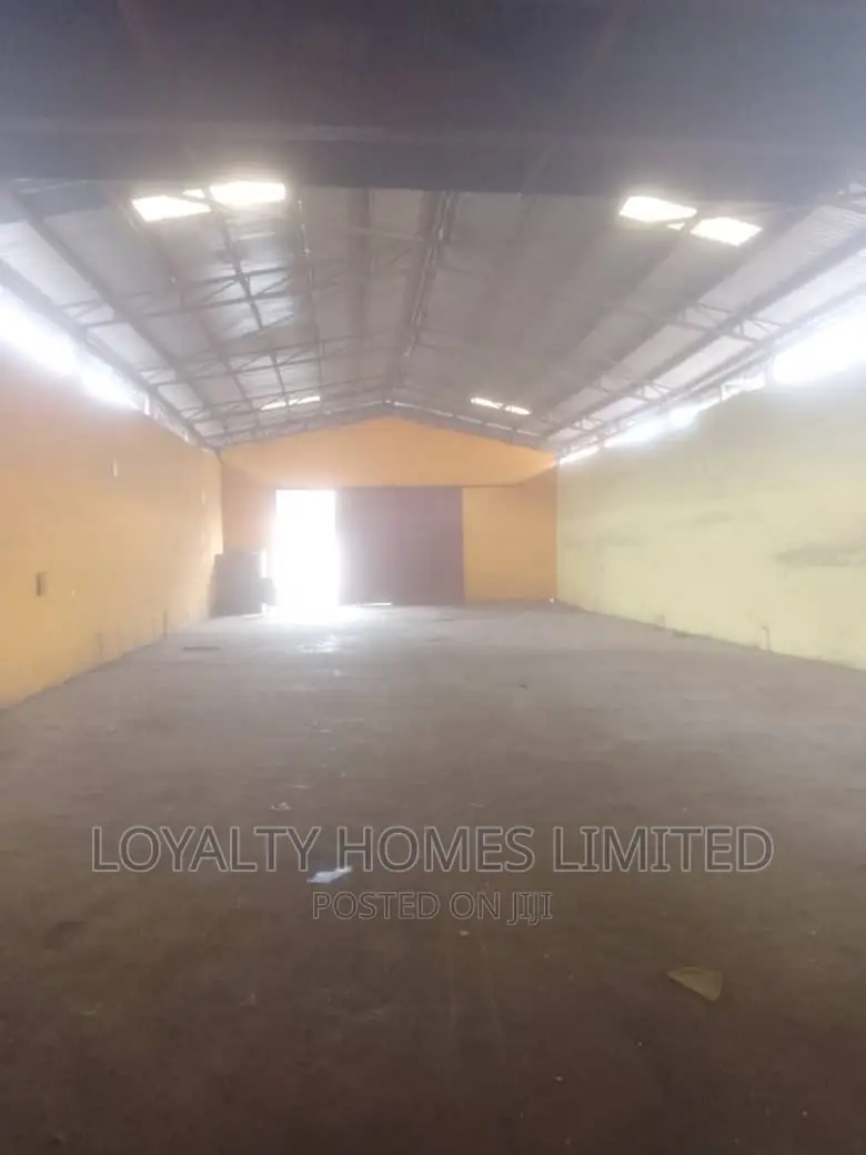 Warehouse Measuring About 1,000sqm