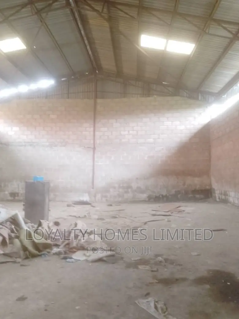 Warehouse Measuring About 1,000sqm