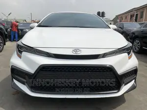 Toyota Corolla SE 2021 White