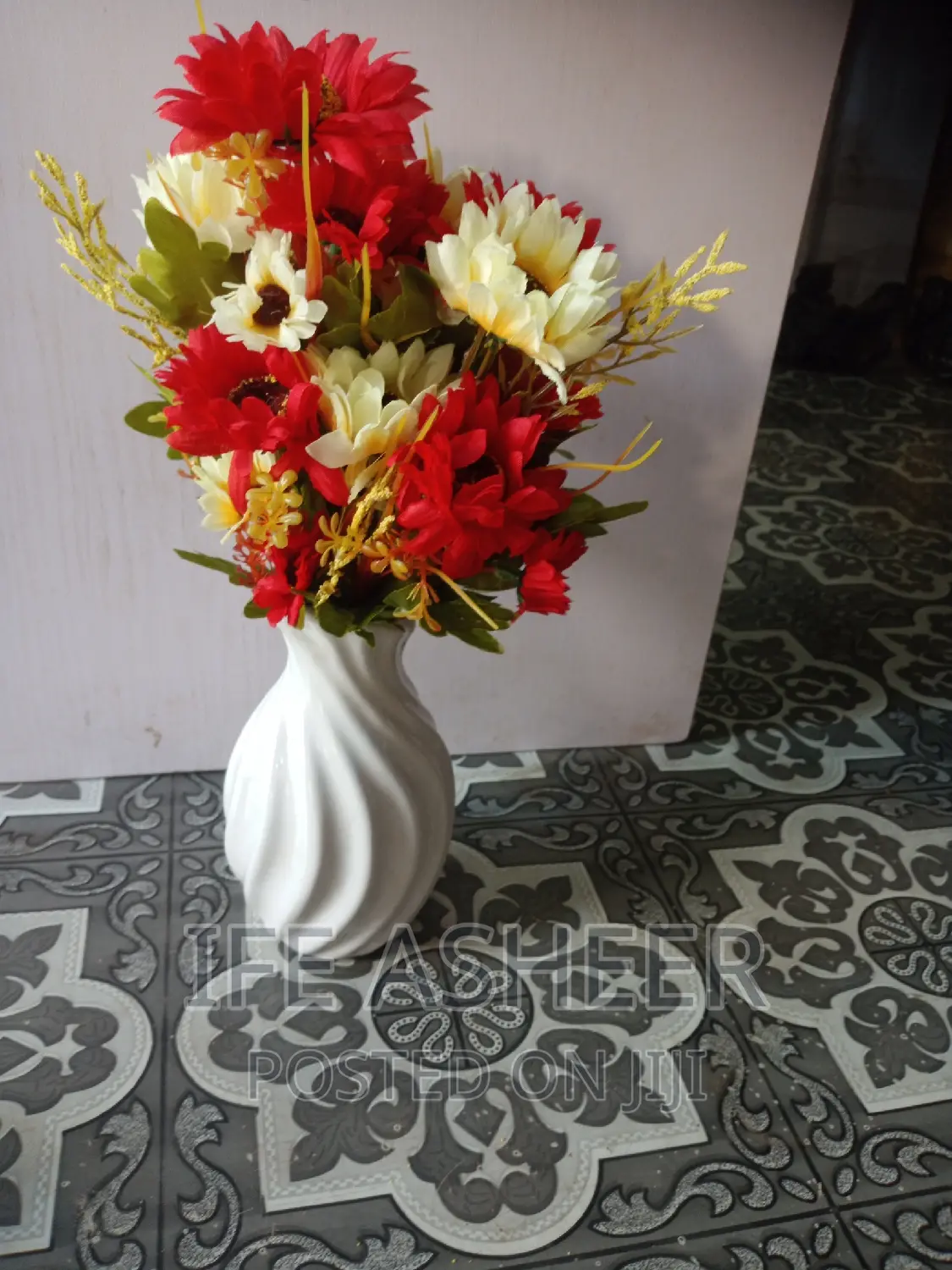 Exotic Flower Vase 04