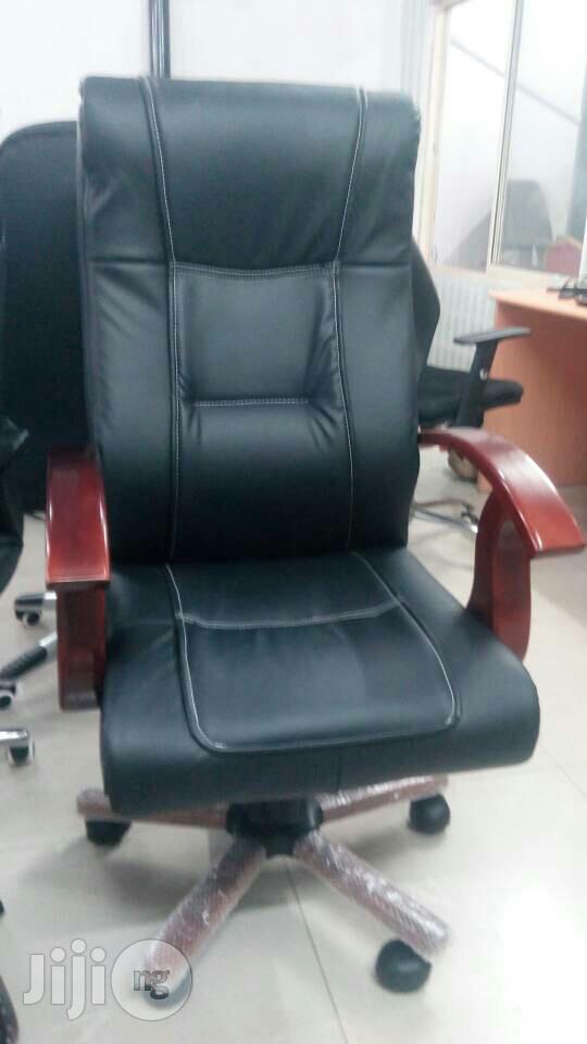 Office Executive Chair With Formica Hand