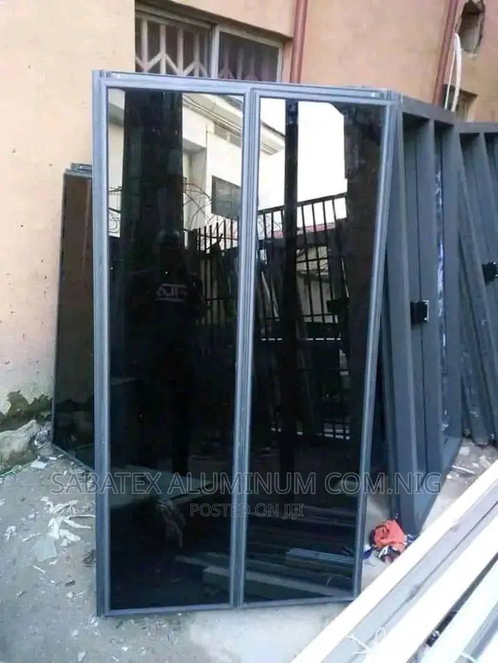 Frameless Window