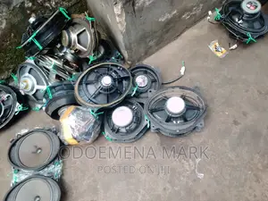 All Cars Spekers Are Available Now With Woofer Speaker