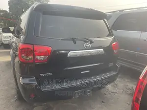 Toyota Sequoia Limited 4dr SUV 4WD (5.7L 8cyl 6A) 2011 Black
