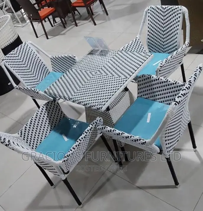 Outdoor Swimming Pool Table and Chairs
