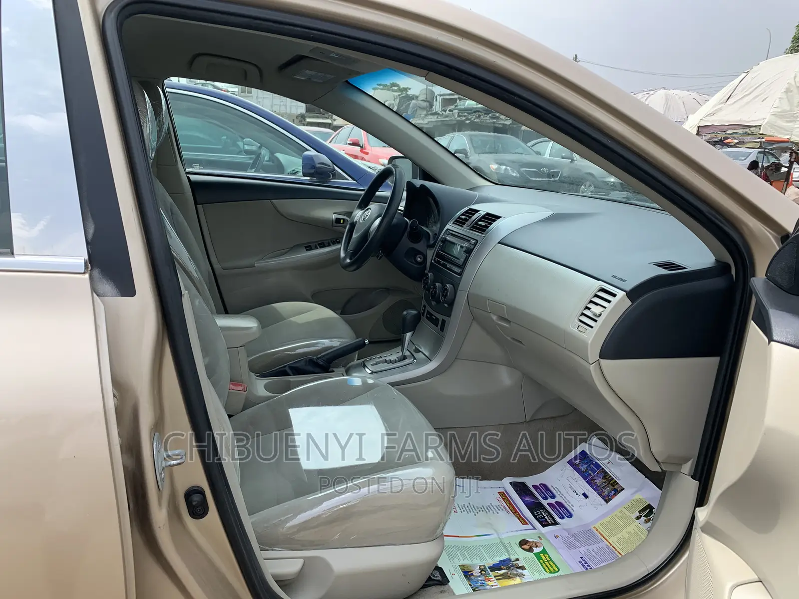 Toyota Corolla 2012 Gold