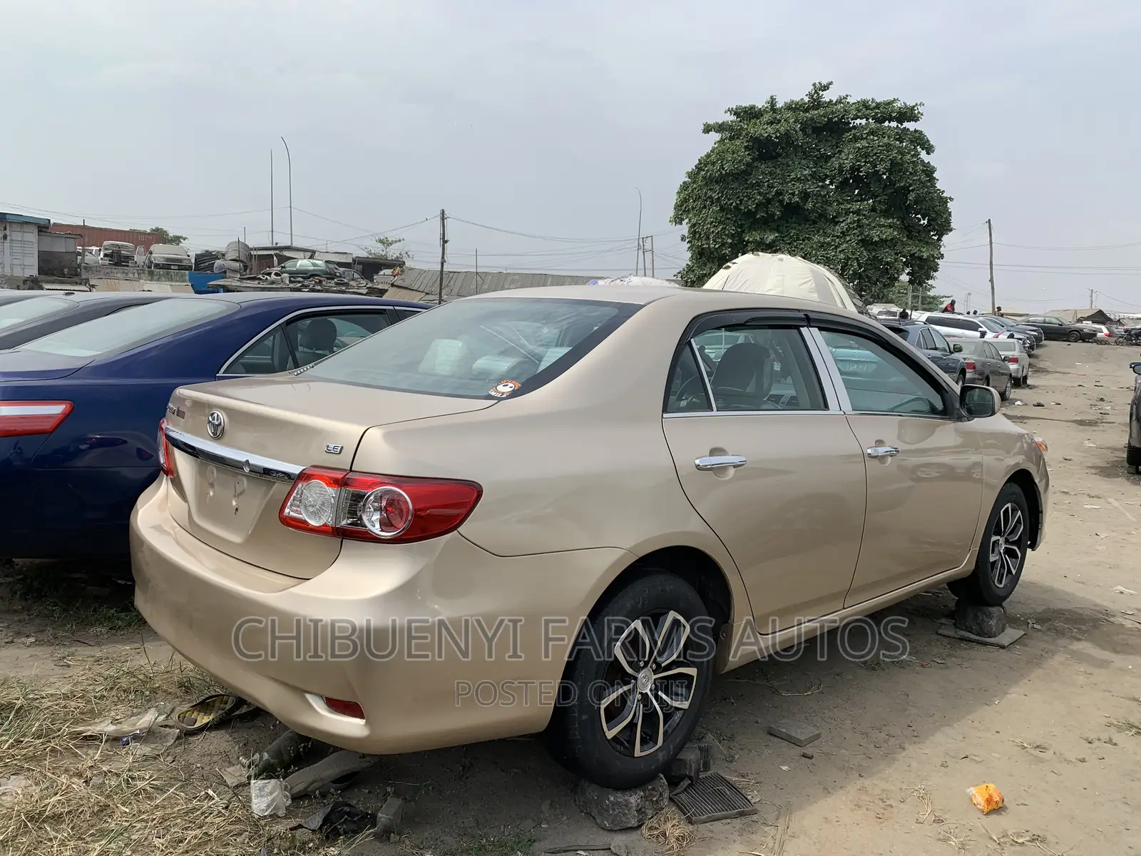 Toyota Corolla 2012 Gold
