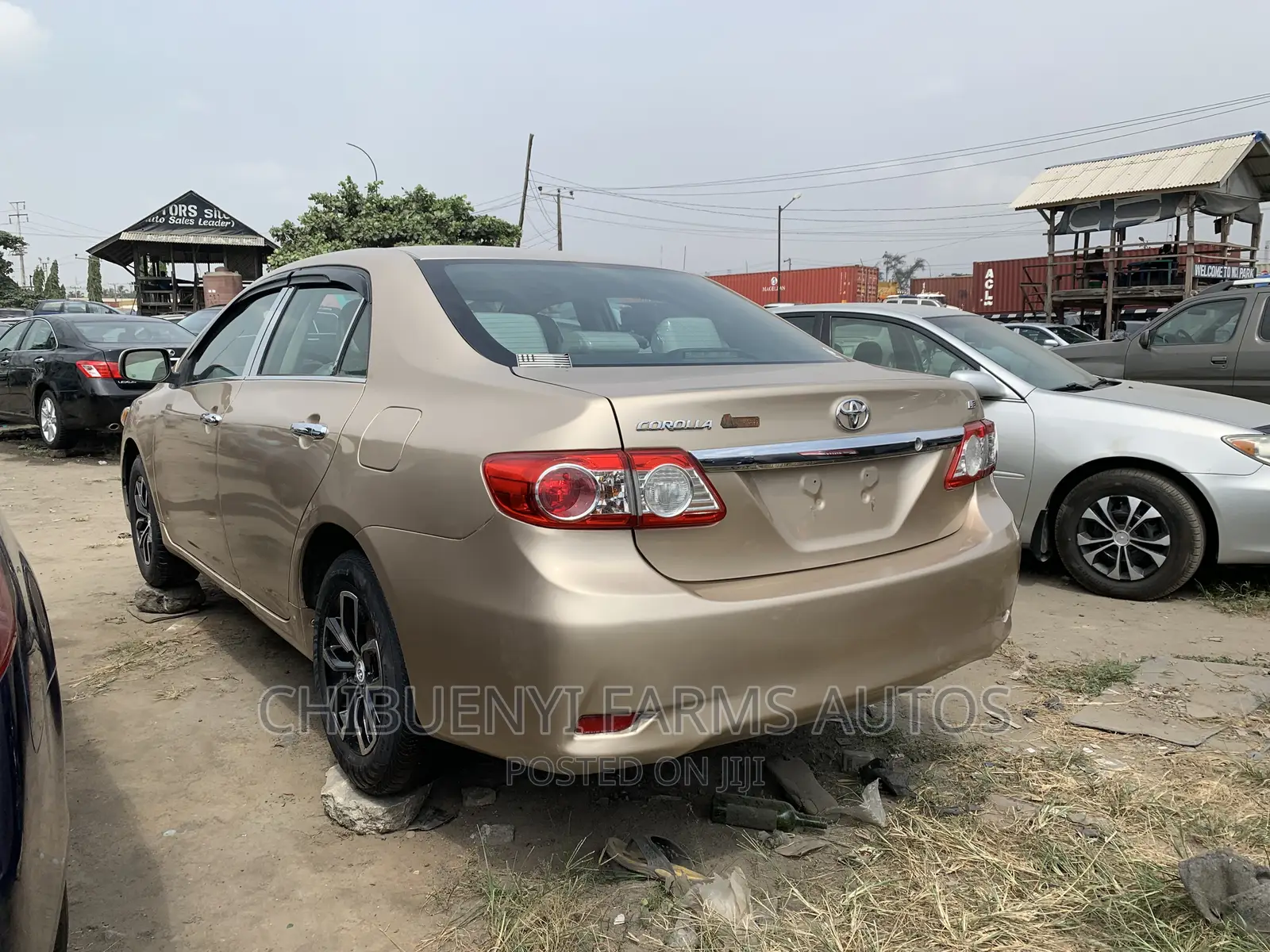Toyota Corolla 2012 Gold