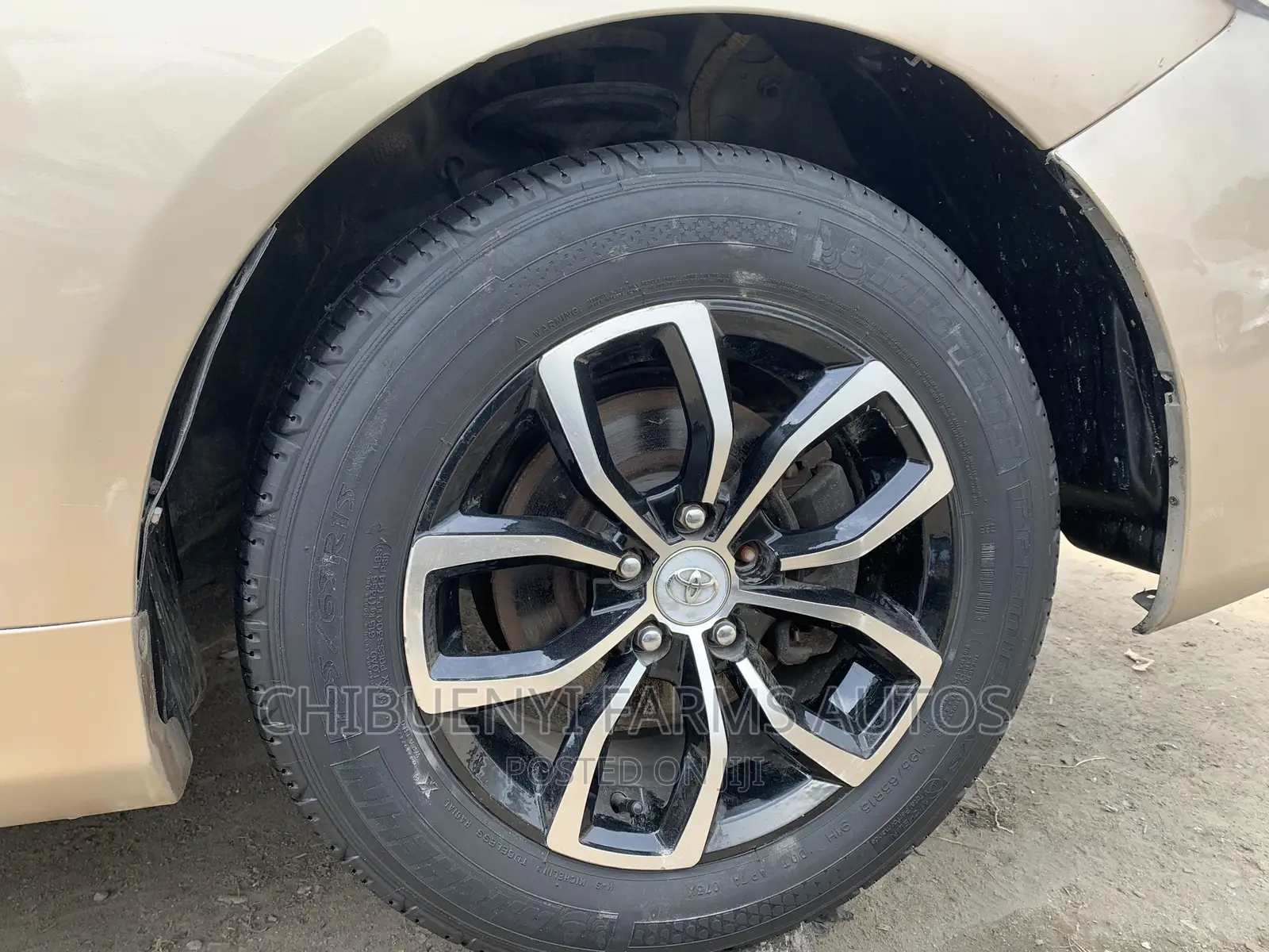 Toyota Corolla 2012 Gold