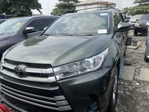 Toyota Highlander Limited V6 4x4 (3.5L 6cyl 6A) 2016 Green