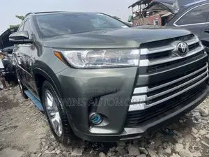 Toyota Highlander Limited V6 4x4 (3.5L 6cyl 6A) 2016 Green