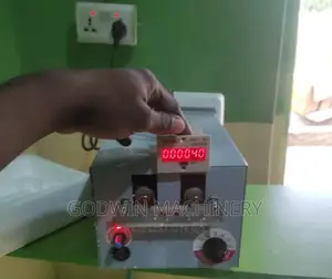 Birds Automatic Debeaker With Counter