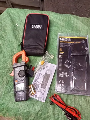 Digital Clamp Meter, AC Auto-Range TRMS, Low Impedance