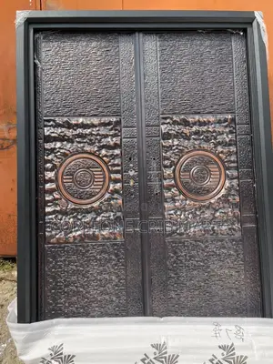 5 Feet Versace Door