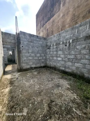 4bdrm Duplex in Idu Industrial for rent