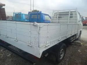 Mitsubishi Pickup Petrol