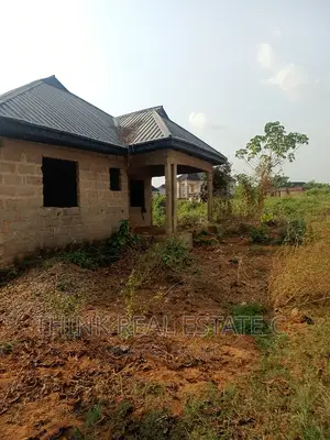 4bdrm Bungalow in Arougba,Airport Road, Benin City for sale