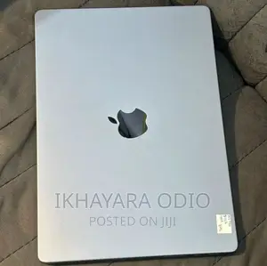 Laptop Apple MacBook Pro 2022 M2 16GB Apple M2 SSD 512GB