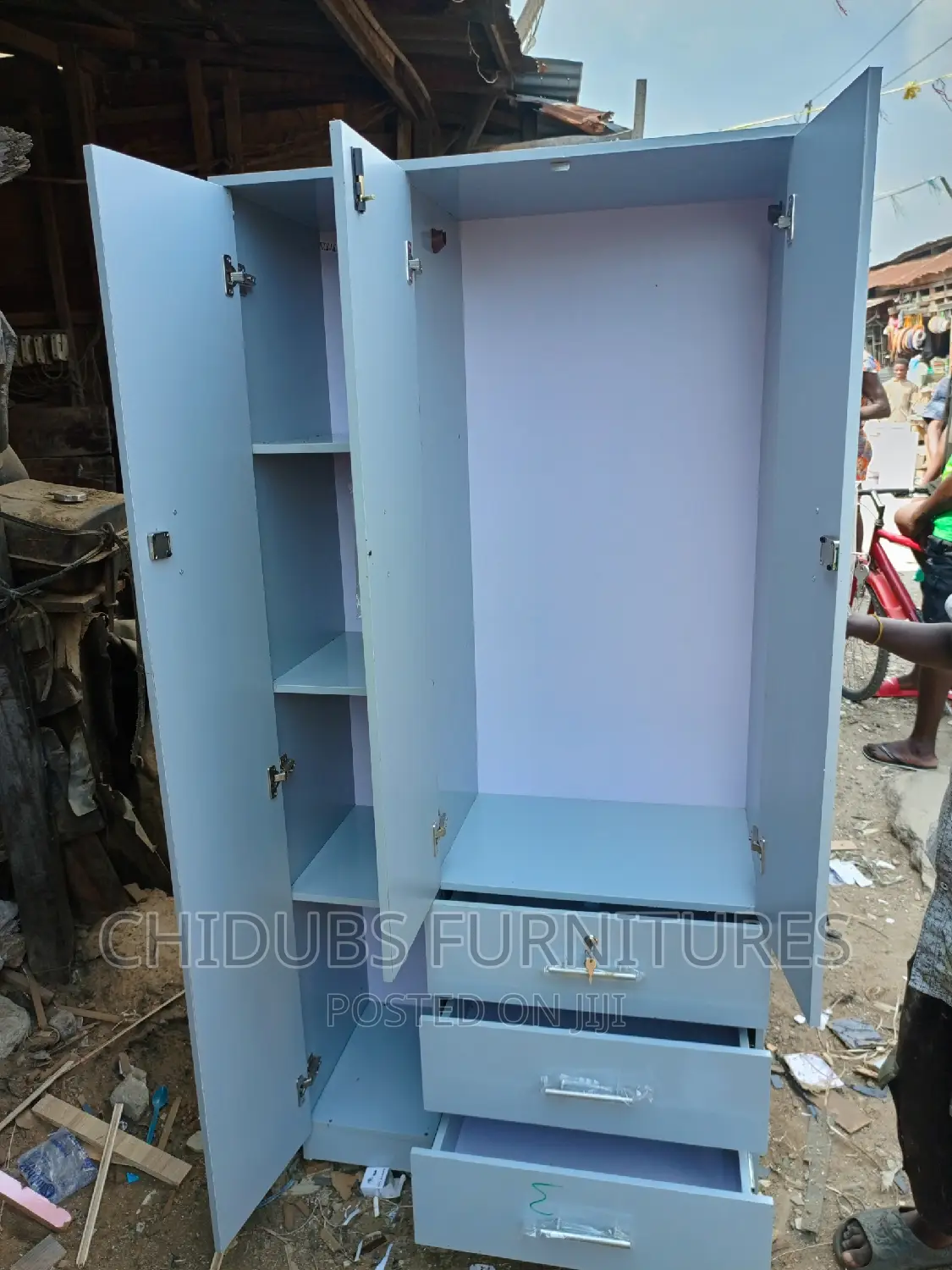 Beautiful 3doors Wardrobe
