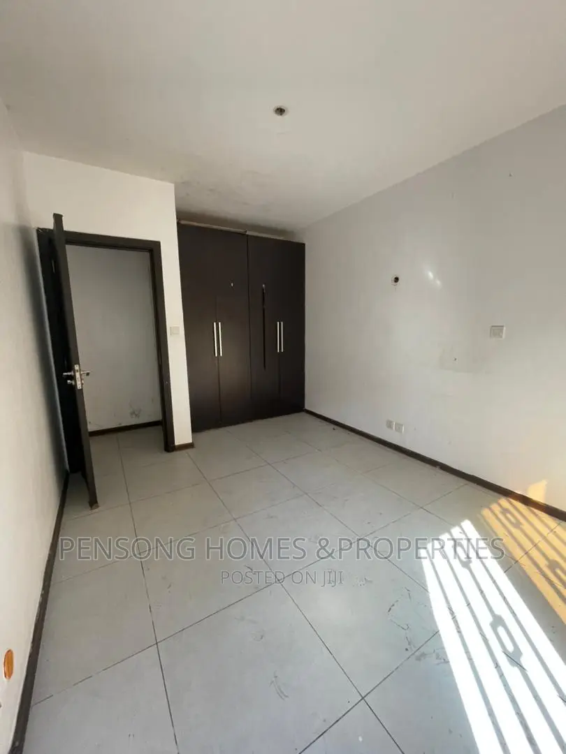 1bdrm Apartment in Osapa London, Lekki Expressway for sale