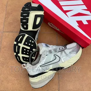 *Nike V2K Run Runtek White Metallic Silver*