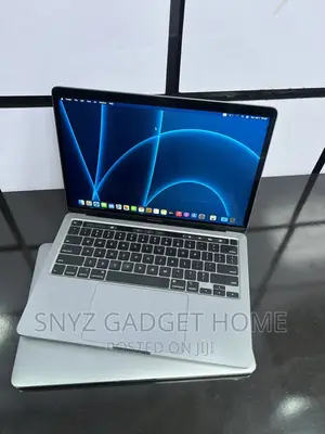 Photo - Laptop Apple MacBook Pro 2020 16GB Intel Core I5 SSD 500GB