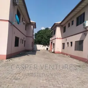 3bdrm Apartment in New Road, Igbo-efon for rent