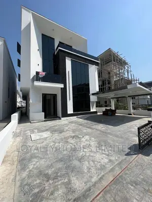 Furnished 6bdrm Duplex in Lekki for sale