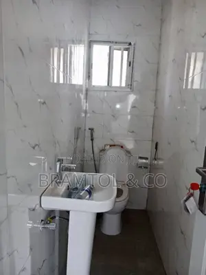 2bdrm Block of Flats in Area 11 for rent