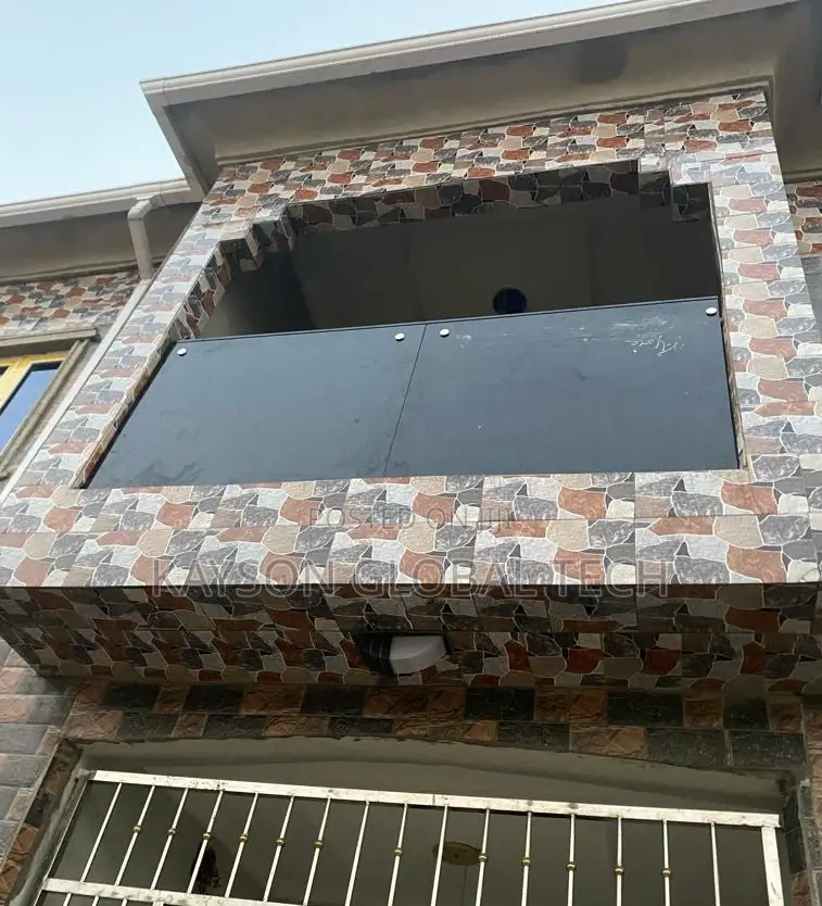 Frameless Glass With Holder