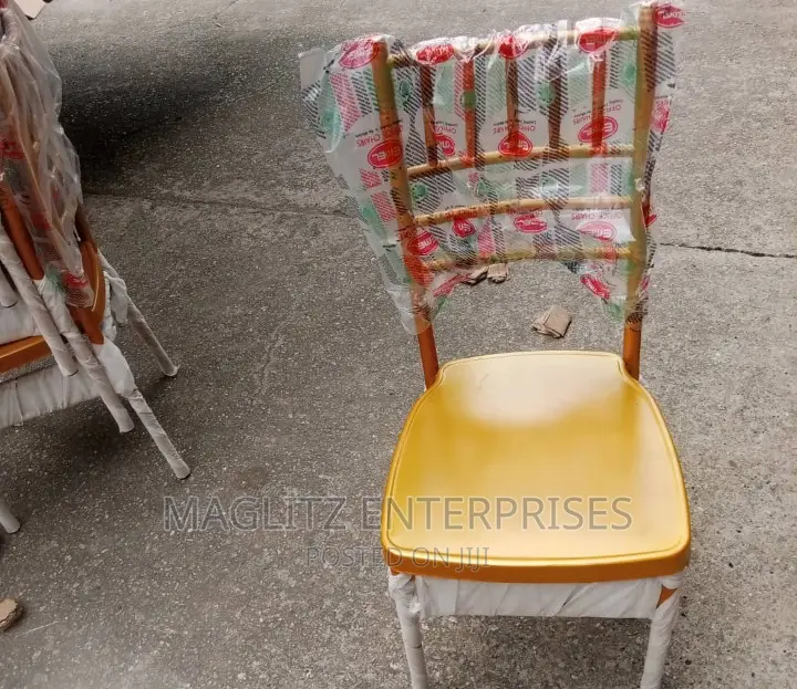 Quality Chilvary Chair With Cushion