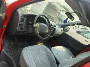 Toyota HiAce 2003 Red