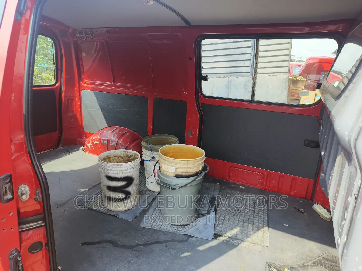 Toyota HiAce 2003 Red
