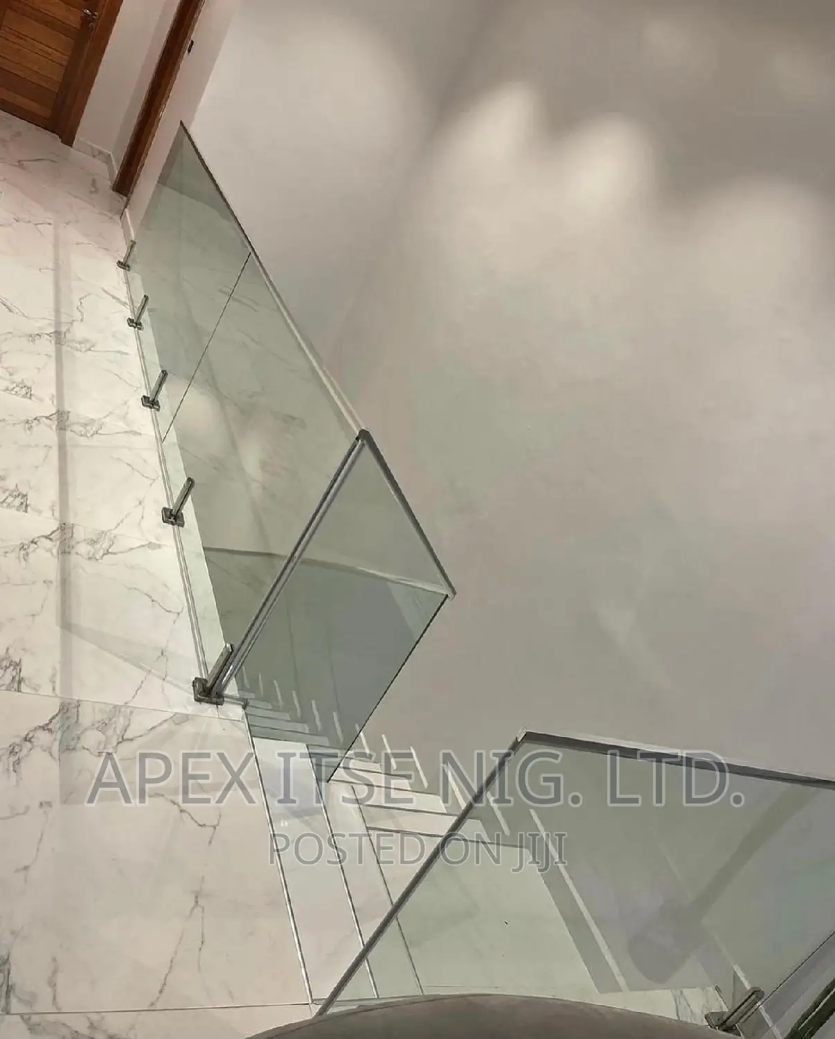 Spigot Edge Curve Staircase