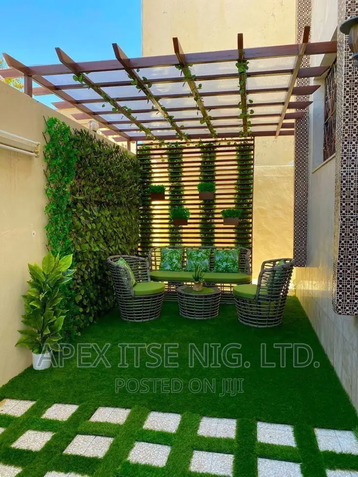 Backyard Metal/Skylight Shade Pergola