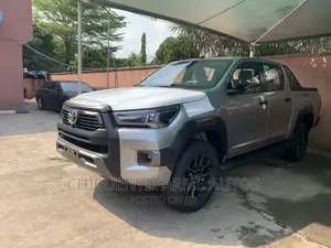 New Toyota Hilux 2022 Gray
